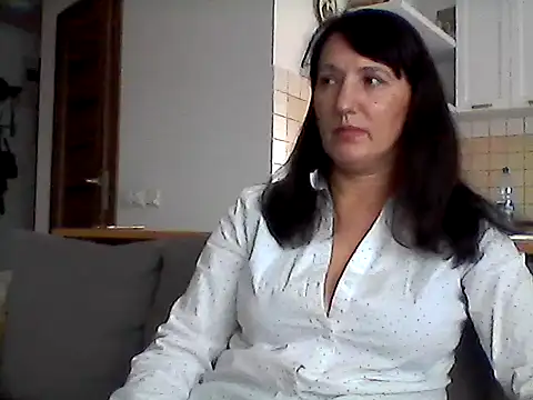 Snapshot of Elena48324 chatting on 11.15.25 Elena48324 online show from 11.15.25