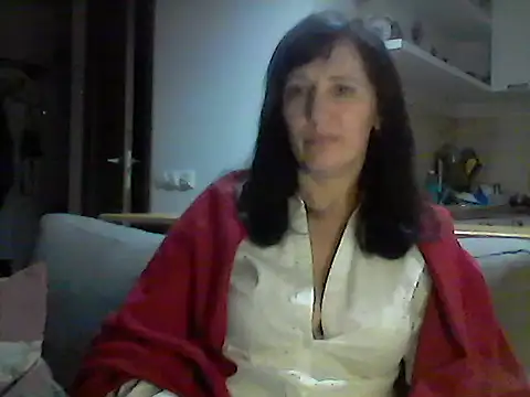 Snapshot of Elena48324 chatting on 12.18.25 Elena48324 online show from 12.18.25