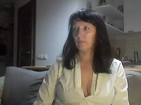 Snapshot of Elena48324 chatting on 12.19.25 Elena48324 online show from 12.19.25