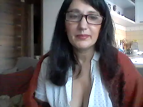 Snapshot of Elena48324 chatting on 01.18.26 Elena48324 online show from 01.18.26