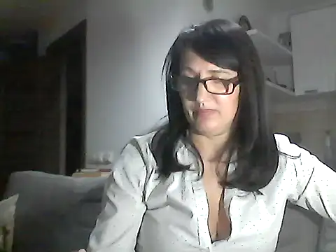 Snapshot of Elena48324 chatting on 03.10.26 Elena48324 online show from 03.10.26