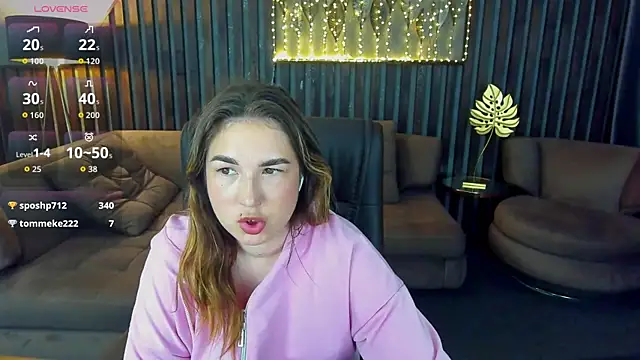 Snapshot of Sofii_darling chatting on 05.30.26 Sofii darling online show from 05.30.26