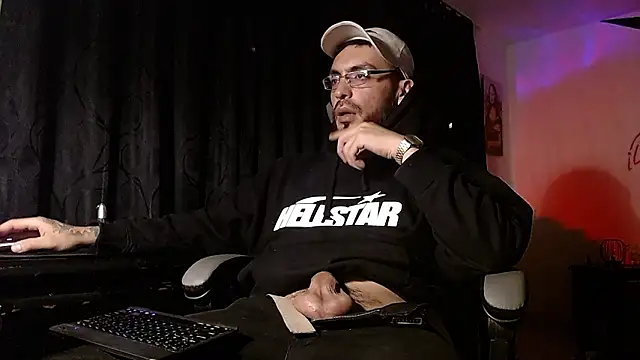 Snapshot of malek_xarx_ chatting on 02.15.26 malek xarx online show from 02.15.26