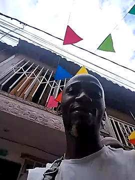 Snapshot of Jhoan_Simply chatting on 12.17.25 Jhoan Simply online show from 12.17.25