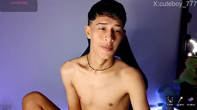 Snapshot of Danny_cute_05 chatting on 11.05.25 Danny cute 05 online show from 11.05.25