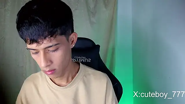 Snapshot of Danny_cute_05 chatting on 03.11.26 Danny cute 05 online show from 03.11.26