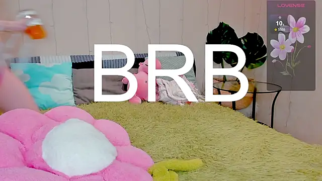 Snapshot of flatter-shy chatting on 11.08.25 flatter-shy online show from 11.08.25