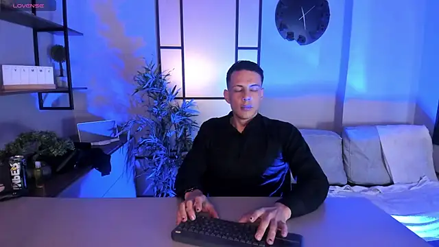 Snapshot of Dustin_Sonne chatting on 11.29.25 Dustin Sonne online show from 11.29.25