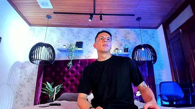 Snapshot of Dustin_Sonne chatting on 11.30.25 Dustin Sonne online show from 11.30.25