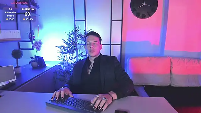 Snapshot of Dustin_Sonne chatting on 12.15.25 Dustin Sonne online show from 12.15.25