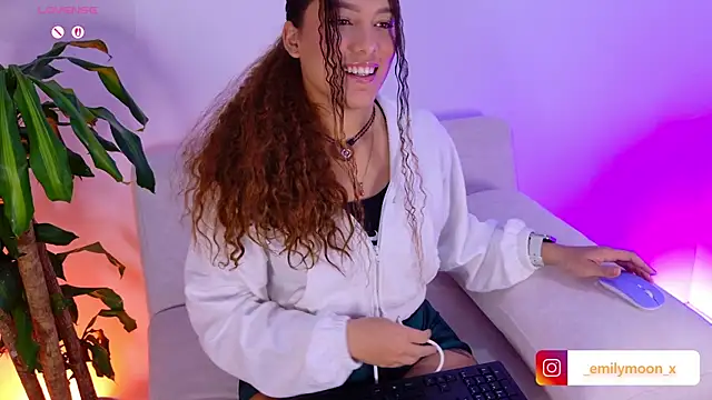 Snapshot of onlyemily_ chatting on 03.17.26 onlyemily online show from 03.17.26