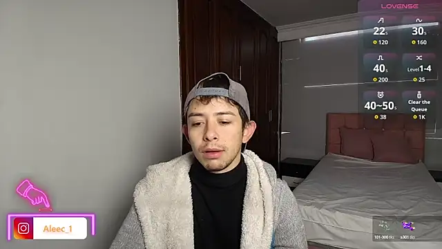 Snapshot of Aleecandrews chatting on 09.17.25 Aleecandrews online show from 09.17.25