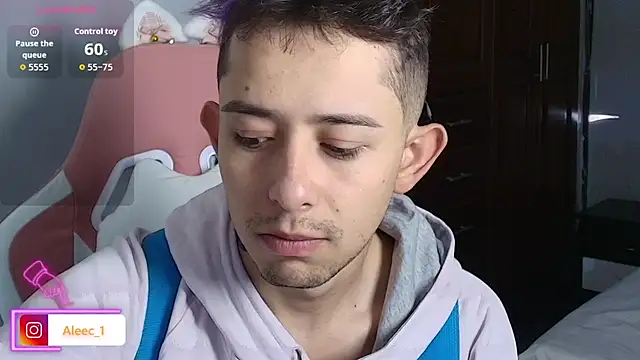 Snapshot of Aleecandrews chatting on 09.24.25 Aleecandrews online show from 09.24.25