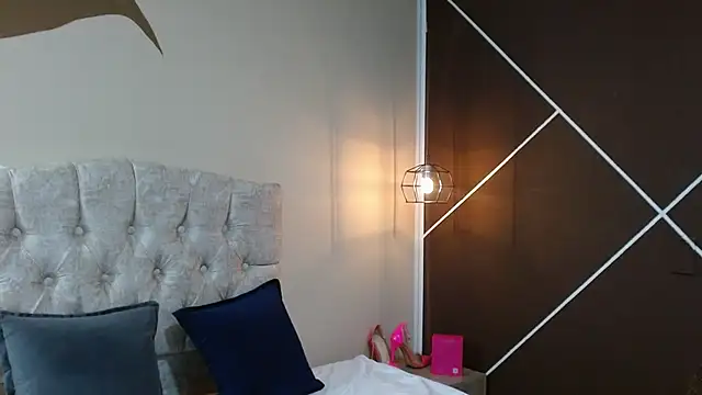 Snapshot of Aleecandrews chatting on 09.25.25 Aleecandrews online show from 09.25.25