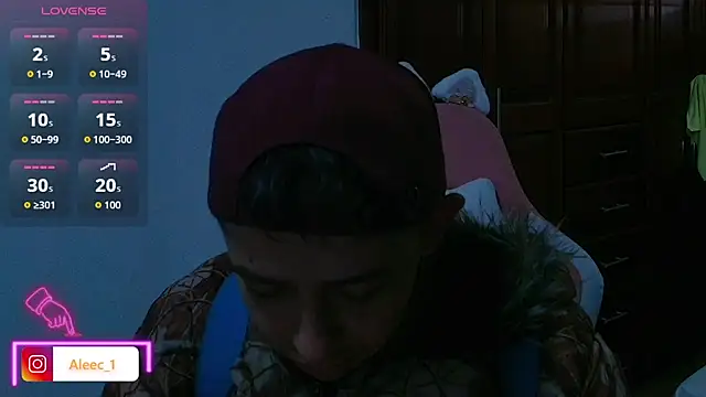 Snapshot of Aleecandrews chatting on 09.30.25 Aleecandrews online show from 09.30.25