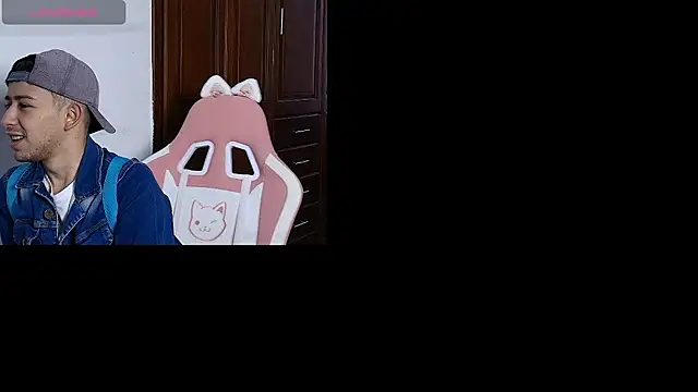 Snapshot of Aleecandrews chatting on 10.02.25 Aleecandrews online show from 10.02.25