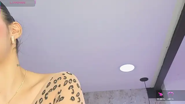 Snapshot of Saara_evans_ chatting on 09.27.25 Saara evans online show from 09.27.25