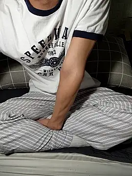 icejuljulju online show from 12.04.25