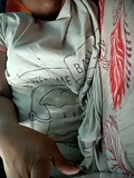 Snapshot of Arshii chatting on 12.04.25 Arshii online show from 12.04.25