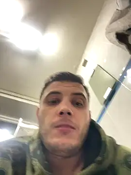 Snapshot of kisspussy1993 chatting on 11.12.25 kisspussy1993 online show from 11.12.25