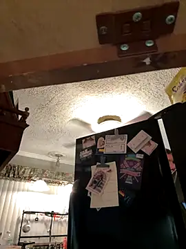 Snapshot of Integrityofsin chatting on 10.31.25 Integrityofsin online show from 10.31.25