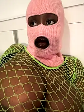 Snapshot of bustyblackebony chatting on 10.19.25 bustyblackebony online show from 10.19.25