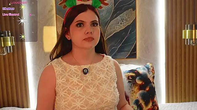 Snapshot of issa_baby2 chatting on 12.15.25 issa baby2 online show from 12.15.25