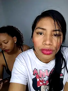 Snapshot of MelanyAndRizosss chatting on 10.21.25 MelanyAndRizosss online show from 10.21.25