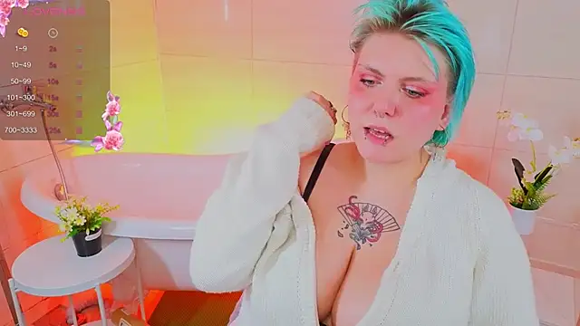 Snapshot of bluelunaray chatting on 09.15.25 bluelunaray online show from 09.15.25