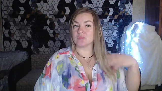 NikaSkylink online show from 11.24.25