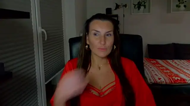 DonnaAmore online show from 11.20.25