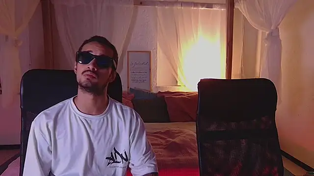 Laila asher online show from 09.13.25