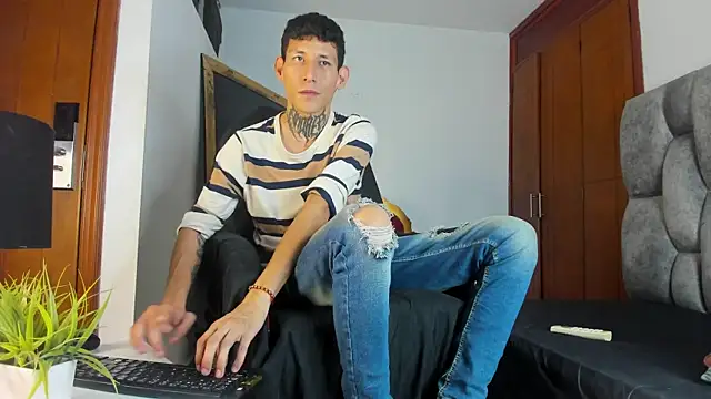 Davide 444 online show from 10.14.25