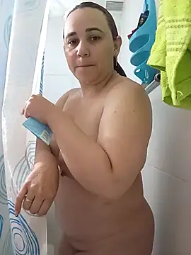 Snapshot of Bby_Zicast chatting on 12.14.25 Bby Zicast online show from 12.14.25