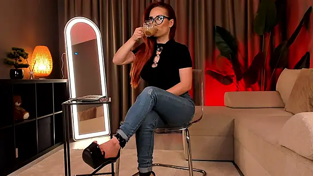 KimP0ssible online show from 06.10.26