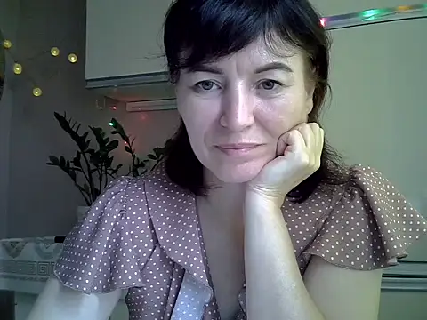 Krystal 82 online show from 10.10.25