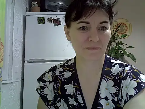 Krystal 82 online show from 11.13.25