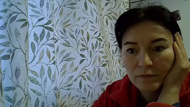 Snapshot of Krystal_82 chatting on 12.19.25 Krystal 82 online show from 12.19.25