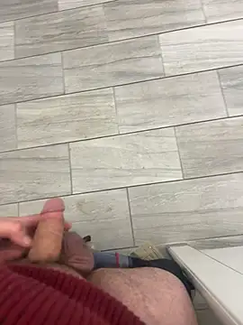 Snapshot of Malesub-84 chatting on 10.24.25 Malesub-84 online show from 10.24.25