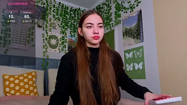 Snapshot of Ashley_Pierce chatting on 10.14.25 Ashley Pierce online show from 10.14.25