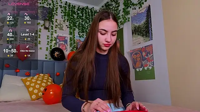 Snapshot of Ashley_Pierce chatting on 10.21.25 Ashley Pierce online show from 10.21.25