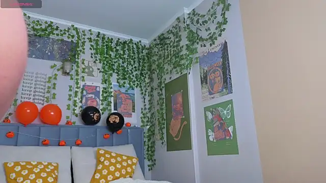 Snapshot of Ashley_Pierce chatting on 11.03.25 Ashley Pierce online show from 11.03.25