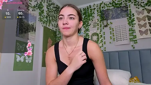 Snapshot of Ashley_Pierce chatting on 12.01.25 Ashley Pierce online show from 12.01.25