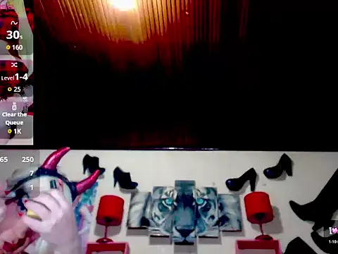 blondehot5v online show from 09.24.25