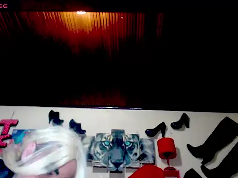 blondehot5v online show from 09.26.25