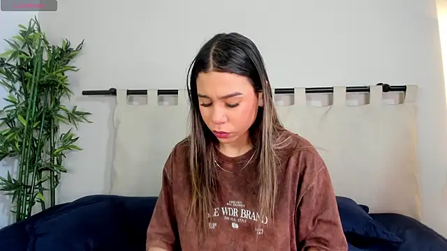 Rachell criss online show from 04.26.26