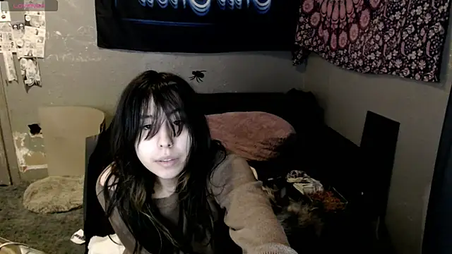 London Ray online show from 10.17.25