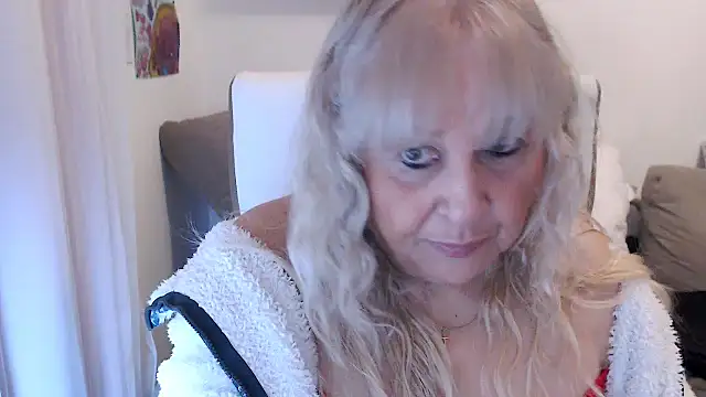 SusiLifeXXX online show from 11.27.25