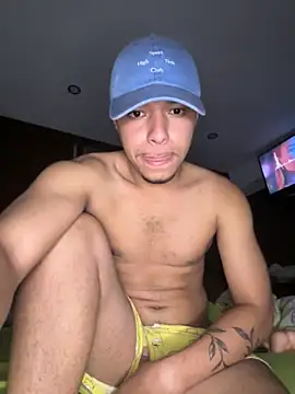 Snapshot of Mlkrrp chatting on 11.17.25 Mlkrrp online show from 11.17.25