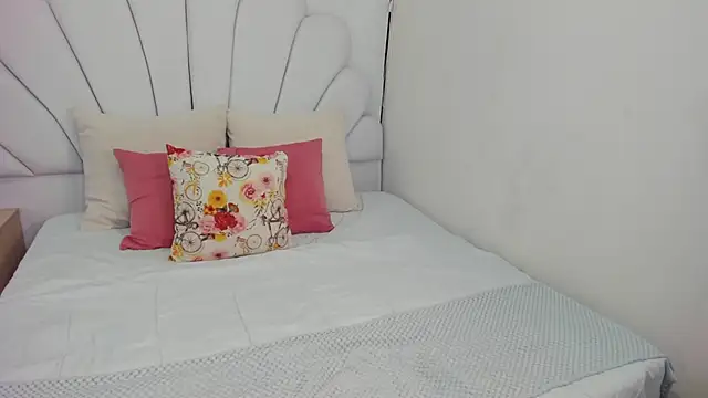 Snapshot of shamara_thomson chatting on 10.17.25 shamara thomson online show from 10.17.25